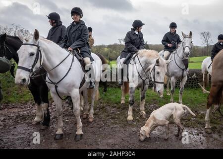 Quantock Staghounds tradizionale di suoneria soddisfare sul Boxing Day in Crowcombe, Somerset, Regno Unito Foto Stock