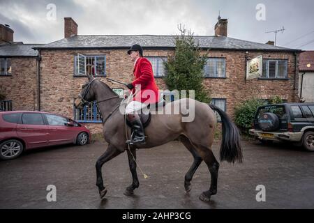 Quantock Staghounds tradizionale di suoneria soddisfare sul Boxing Day in Crowcombe, Somerset, Regno Unito Foto Stock