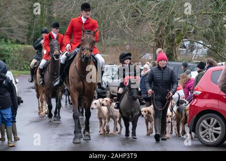 Quantock Staghounds tradizionale di suoneria soddisfare sul Boxing Day in Crowcombe, Somerset, Regno Unito Foto Stock