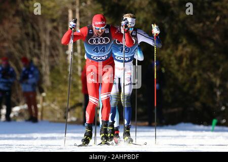 Dobbiaco Dobbiaco, Italia. 31 dic 2019. Sergey Ustiugov (RUS) durante gli uomini 15 km di inizio intervallo libero della FIS Tour de Ski - Cross Country Ski World Cup 2019-20 su dicembre 31, 2019 di Dobbiaco Dobbiaco, Italia. Foto: Pierre Teyssot/Espa-Images Credito: Lo sport europeo Agenzia fotografica/Alamy Live News Foto Stock