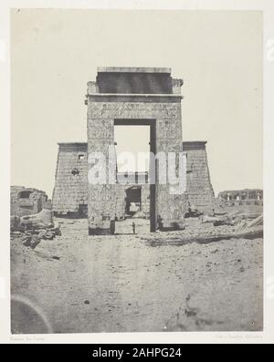 Maxime Du Camp. Karnak, Propylone du Temple de Khons; Thèbes. 1849-1851. La Francia. Carta salata stampa, piastra 27 dall'album Egypte, Nubie, Palestina et Siria (1852) Foto Stock