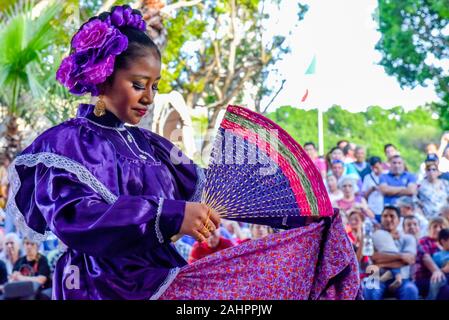 Ballerini Folk, Merida, Messico Foto Stock