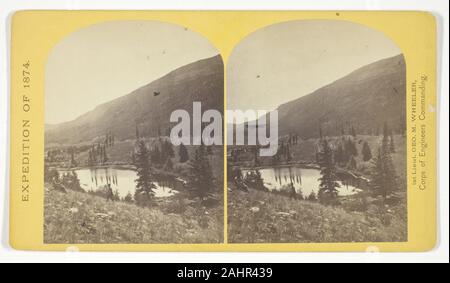 Timothy O'Sullivan. Beaver Lake, Conejos Cañon, Colorado, 9.000 piedi sopra il livello del mare e a 30 miglia dalla bocca del cañon. 1874. Stati Uniti. Albume stampa, stereo, No. 35 dalla serie esplorazioni geografiche e indagini a ovest del meridiano del centenario Foto Stock