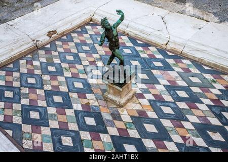 Fauno danzante, Casa del Fauno e Casa del Fauno, Pompei, Italia Foto Stock