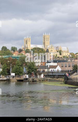 Cattedrale di Lincoln in tutta Brayford Pool, Lincoln, England, Regno Unito Foto Stock