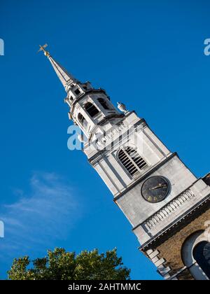LONDRA, Regno Unito - 27 SETTEMBRE 2018: La guglia della chiesa parrocchiale di St James Foto Stock