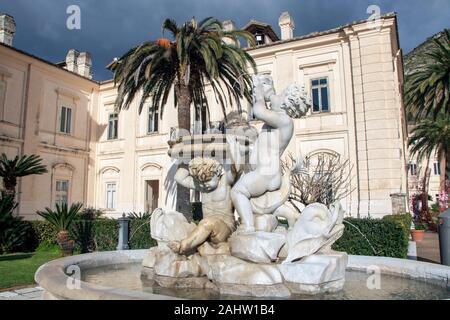 Il complesso di Belvedere a San Leucio, con Borboni royal mansion e della fabbrica di seta, sito patrimonio mondiale dell'Unesco a Caserta, Italia Foto Stock