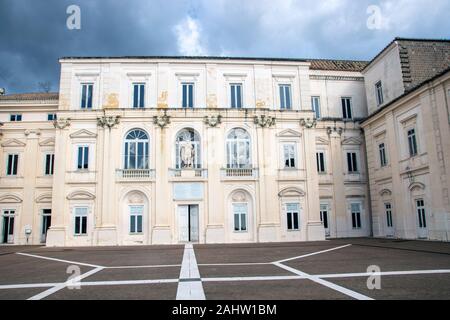 Il complesso di Belvedere a San Leucio, con Borboni royal mansion e della fabbrica di seta, sito patrimonio mondiale dell'Unesco a Caserta, Italia Foto Stock