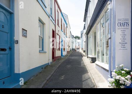 Colorate case a schiera, Bude Street, Appledore, Devon, Inghilterra, Regno Unito Foto Stock