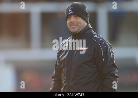 HARTLEPOOL, Inghilterra - gennaio 1a Hartlepool Regno assistant manager Joe Morbo di Parkinson durante il Vanarama National League match tra Hartlepool Regno e Harrogate Town a Victoria Park, Hartlepool mercoledì 1 gennaio 2020. (Credit: Mark Fletcher | Credit: MI News & Sport /Alamy Live News Foto Stock