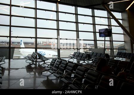 Mosca, Russia - Dicembre 2019: Vnukovo Aeroporto dall'interno, sala di attesa Foto Stock