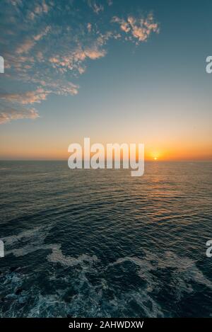 Vista tramonto da Point Dume State Beach, in Malibu, California Foto Stock