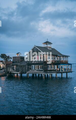 Il San Diego Pier Cafe, al Seaport Village, a San Diego, California Foto Stock