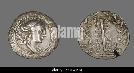 Il Greco antico. Tetradrachm (moneta) raffigurante la dea Artemide Tauropolis. 158 BC-149 BC. La Macedonia. Argento Foto Stock