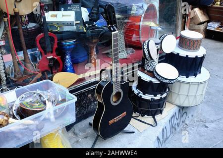 Negozio di musica in Istanbul - lo stretto del Bosforo - TURCHIA Foto Stock