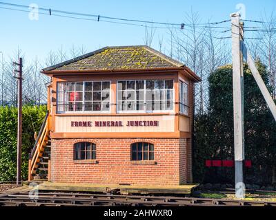 Frome minerale SEGNALE DI GIUNZIONE SCATOLA, Didcot Railway Centre, Hucknall, Nottingham, Inghilterra, Regno Unito, GB. Foto Stock