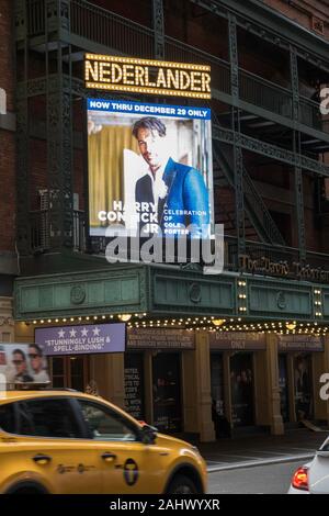 David T. Nederlander Theatre e Harry Connick Jr. Marquee, New York, USA 2020 Foto Stock