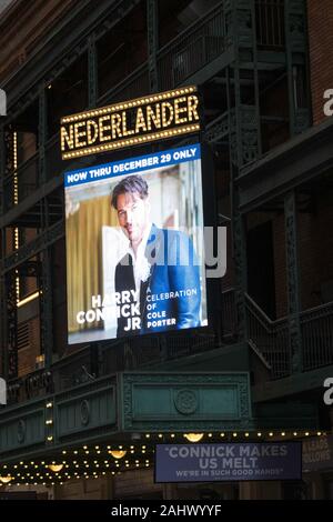 David T. Nederlander Theatre e Harry Connick Jr. Marquee, New York, USA 2020 Foto Stock