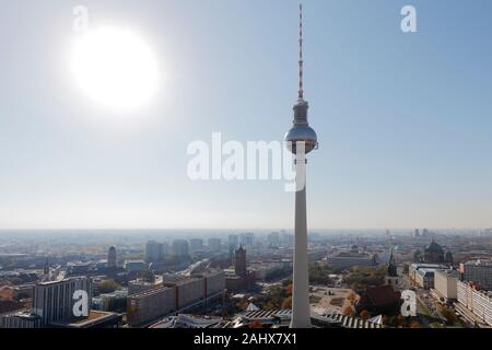 La torre della televisione di Berlino, Alexanderplatz, Germania Foto Stock