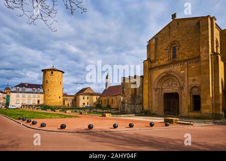 Francia, Borgogna, Loire, Charlieu, Chiostro abbazia Saint-Fortuné Foto Stock