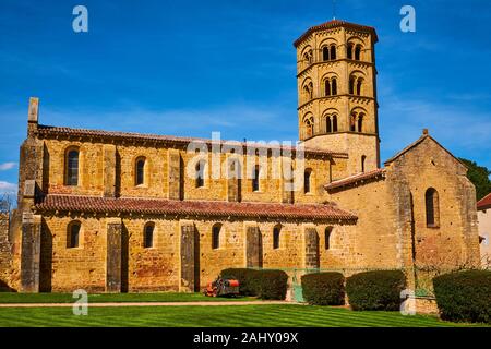 Francia, Borgogna e Saône-et-Loire, Brionnais, Anzy-le-Duc, Notre-Dame-de-l'Assomption chiesa Foto Stock