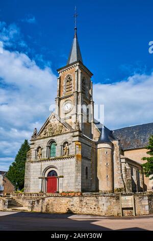 Francia, Yonne (89), il parco del Morvan, Quarré-les-Tombes, la chiesa Foto Stock