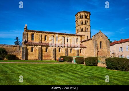 Francia, Borgogna e Saône-et-Loire, Brionnais, Anzy-le-Duc, Notre-Dame-de-l'Assomption chiesa Foto Stock