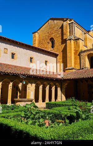 Francia, Borgogna, Loire, Charlieu, Chiostro abbazia Saint-Fortuné Foto Stock