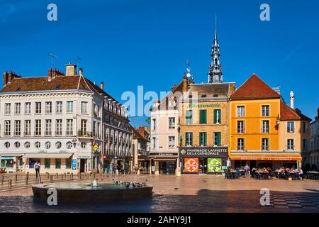 Francia, Borgogna, Yonne, Sens, Piazza de la Republique Foto Stock