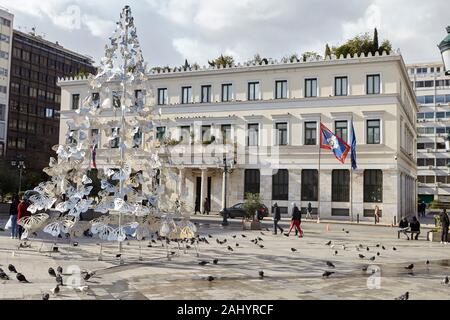 Atene Municipio presso Piazza Kotzia, albero di Natale Foto Stock