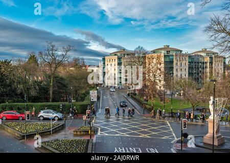 YORK Inghilterra il grande edificio WESTGATE IN STRADA DELLA STAZIONE Foto Stock