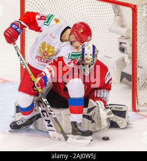 Trinec, Repubblica Ceca. 02Jan, 2020. in azione durante il 2020 IIHF mondo junior di Hockey su ghiaccio campionati quarterfinal match tra Svizzera e Russia in Trinec, nella Repubblica Ceca il 2 gennaio 2020. Credito: Vladimir Prycek/CTK foto/Alamy Live News Foto Stock