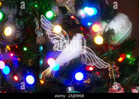 Montréal, Québec, Canada,Dicembre 22,2019.le decorazioni di Natale appeso in X-mas tree.Montréal, Québec, Canada.Credit:Mario Beauregard/Alamy News Foto Stock