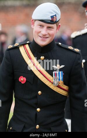 Il principe Harry apre ufficialmente la Wootton Bassett campo di ricordo presso Lydiard Park vicino a Swindon. Il memoriale di un campo è dedicato a Wootton Bassett in riconoscimento del suo ruolo nei rimpatri di coloro i quali che sono stati uccisi nel corso di conflitti armati che passano attraverso la città. Foto Stock