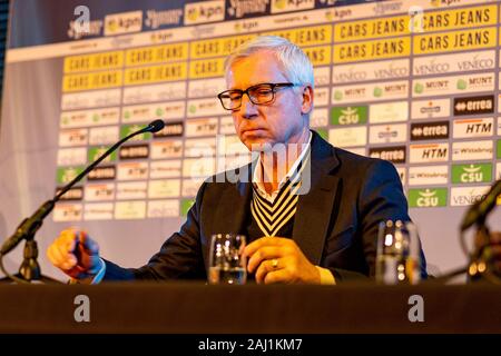 02-01-2020: Voetbal: Presentatie Alan Pardew: Den Haag Alan Pardew (ADO Den Haag) Foto Stock