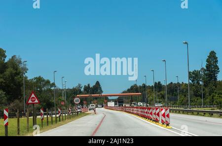 Stormsrivier, Capo orientale, Sud Africa. Dicembre 2019. Casello sull'autostrada N2 a Stormsrivier vicino al Tisitsikamma National Park, Sud Af Foto Stock