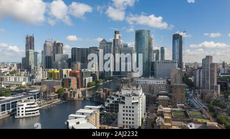 London City Canary Wharf grattacieli d'affari Skyline a Docklands Isle of Dogs UK Foto Stock