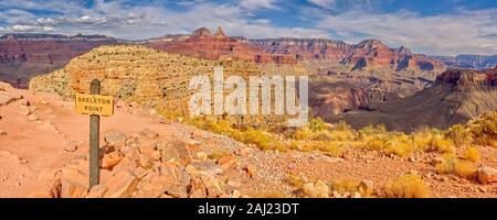 Grand Canyon vista dal punto di scheletro lungo il South Kaibab Trail sul south rim, il Parco Nazionale del Grand Canyon, UNESCO, Arizona, USA, America del Nord Foto Stock