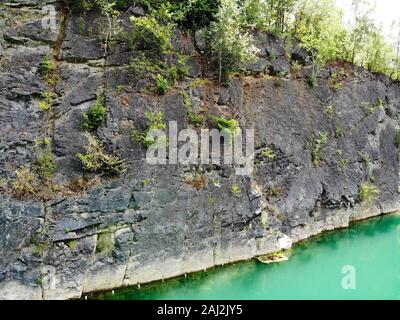 Vista aerea della cava allagata e sito di immersione. Famosa località per acqua fresca di sub e di attrazione turistica. Quarry ora esplorato dai subacquei. Adrenalina hobby Foto Stock