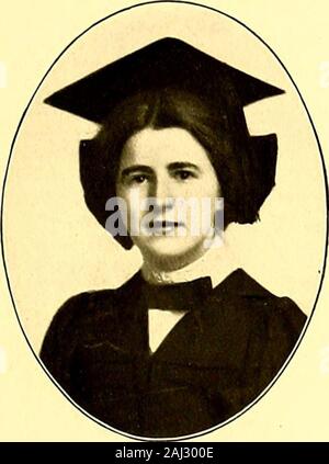 Auf Wiedersehen . Annie Arleene Gilmer, B.S., #.M Bill. Ella ha la forza e la fiducia di un solo nome per la vittoria. Editor-in-Chief di Auf Wiedersehen per1910. Presidente della classe del 1910.Segretario e Tesoriere del corpo studentesco. Ella è autoritario è vero, ma poi ella isperfectly capace di bossing e noi havelearned, dall'esperienza di presentare con una grazia verygood.. Maria Bel Colle, A.B., *.M. La sua lingua è il suo elemento indisciplinato. Edilor letteraria di Auf Wiedersehen per1910. Poeta della classe trte del 1910. Criticof .iI. Società letteraria per il secondo termine.Vicepresidente di Alpha Theta Phi. La sua impossibilità di Foto Stock