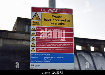 Segnale di avvertimento in corrispondenza di Carron Valley serbatoio, Scotland, Regno Unito Foto Stock