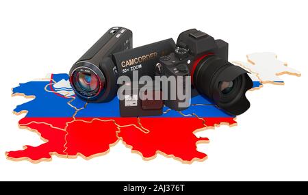 Viaggi e foto, video riprese in Slovenia. Fotocamera digitale, videocamera e fotocamera di azione sulla mappa slovena. 3D rendering isolati su sfondo bianco Foto Stock