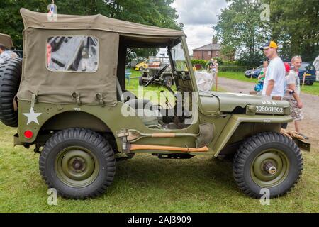 Mimetizzati jeep militari a stelle e strisce veicolo americana mostra al Tatton Park CHESHIRE REGNO UNITO Foto Stock