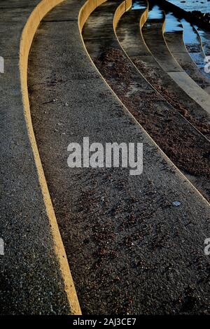 Passaggi a Ventnor Beach, Isola di Wight. Foto Stock