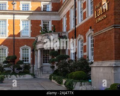 LONDRA, Regno Unito - 29 SETTEMBRE 2018: The LaLIT London Hotel - un hotel di lusso a 5 stelle a Tooley Street, Southwark Foto Stock