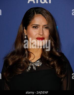 Palm Springs, California, Stati Uniti d'America. Il 2 gennaio, 2020. Salma Hayek assiste il trentunesimo annuale di Palm Springs International Film Festival Film Awards Gala a Palm Springs Convention Center on gennaio 02, 2020 in Palm Springs, California. Foto: CraSH/imageSPACE/MediaPunch Credito: MediaPunch Inc/Alamy Live News Foto Stock