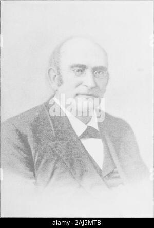 La storia del Metodismo [risorsa elettronica] . un preacher locale. Heentered Dickinson College nel 1845 e ha vinto onorevole dis-zione per la studiosa di abitudini e la sua avidità di conoscenza.Il suo gusto e talento per le lingue erano notevoli.Per diversi anni ha insegnato a Baltimora e West Virginia.Nel 1870 divenne professore di lingue antiche andliterature in Dickinson College. Nel 1871 è entrato a far parte di theBaltimore Conferenza. Nel 1879 ne fu trasferito a thechair di greco ed ebraico lingue, incarico che ha helduntil 1896, quando, a causa della mancanza di salute, ha rassegnato le dimissioni.Il suo mentale e fisico Foto Stock