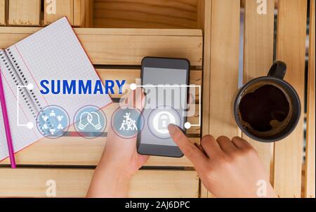 La grafia la scrittura di testo Riepilogo. Foto concettuale una breve dichiarazione o il conto dei punti principali di qualcosa Foto Stock