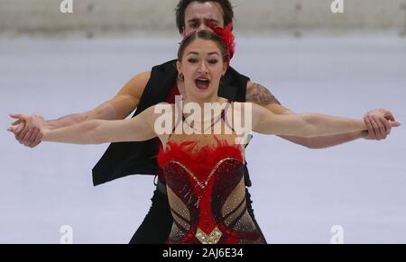 Oberstdorf, Germania. 02Jan, 2020. La figura pattinare, campionato tedesco, la danza su ghiaccio: Katharina Müller e Tim Dieck pattinare sul ghiaccio. Credito: Karl-Josef Hildenbrand/dpa/Alamy Live News Foto Stock