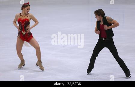 Oberstdorf, Germania. 02Jan, 2020. La figura pattinare, campionato tedesco, la danza su ghiaccio: Katharina Müller e Tim Dieck pattinare sul ghiaccio. Credito: Karl-Josef Hildenbrand/dpa/Alamy Live News Foto Stock